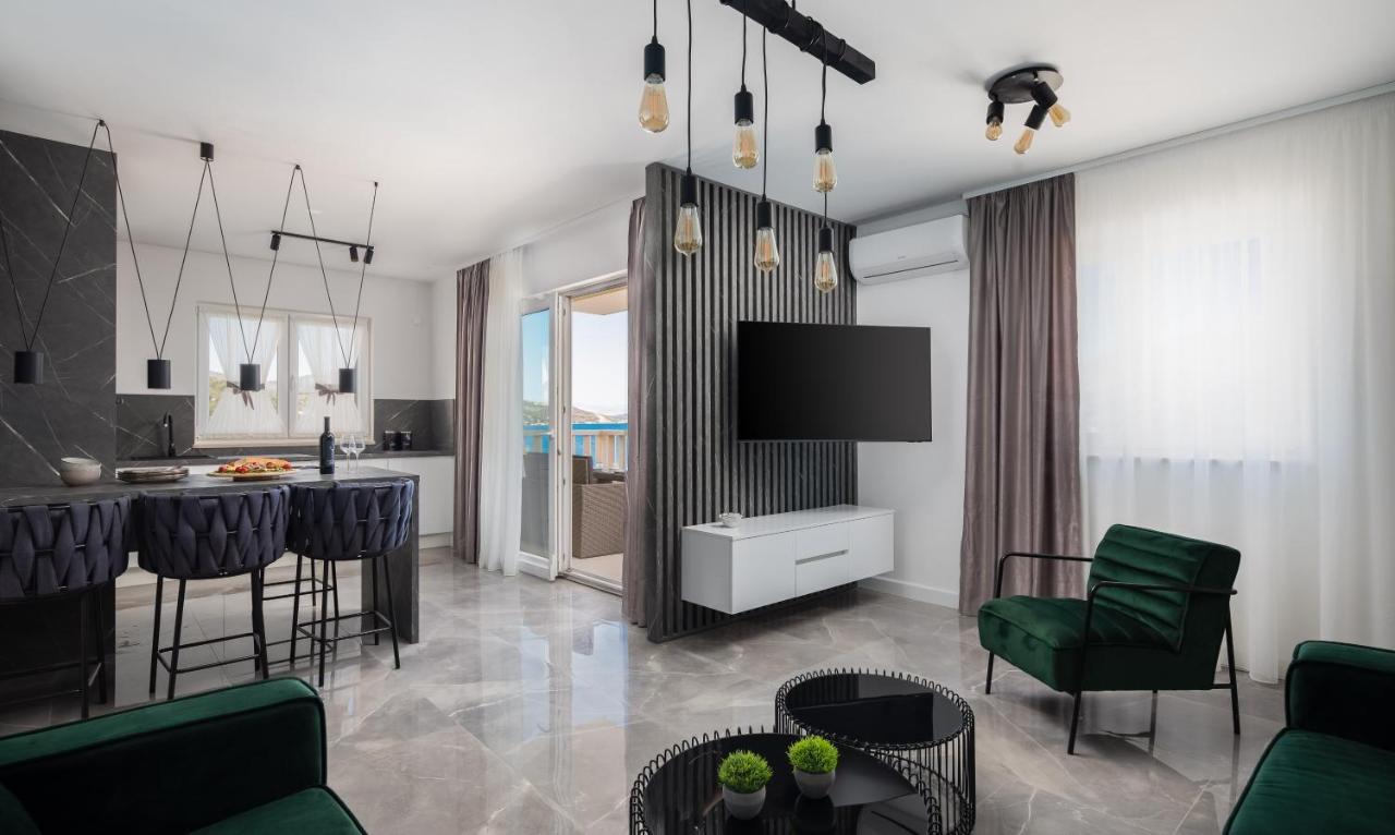 Apartments Villa Maracella Марина Экстерьер фото